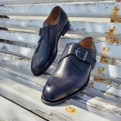 Chaussures homme en cuir, de qualité, confectionnées en Italie.