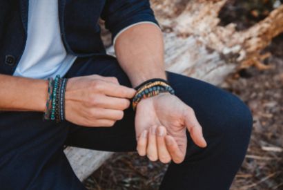 Comment choisir et porter un bracelet pour homme ?
