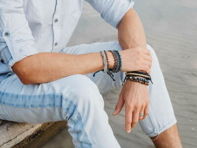 Bracelets homme les tendances les styles matières et comment le porter